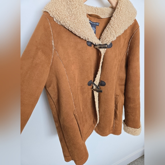Chealsa & Theodore faux suede sherpa lined hooded coat in Carmel | size L - Picture 3 of 9